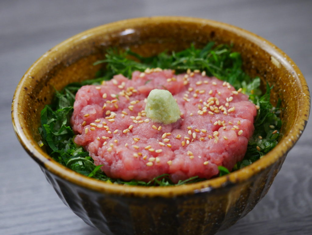 マグロたたき丼